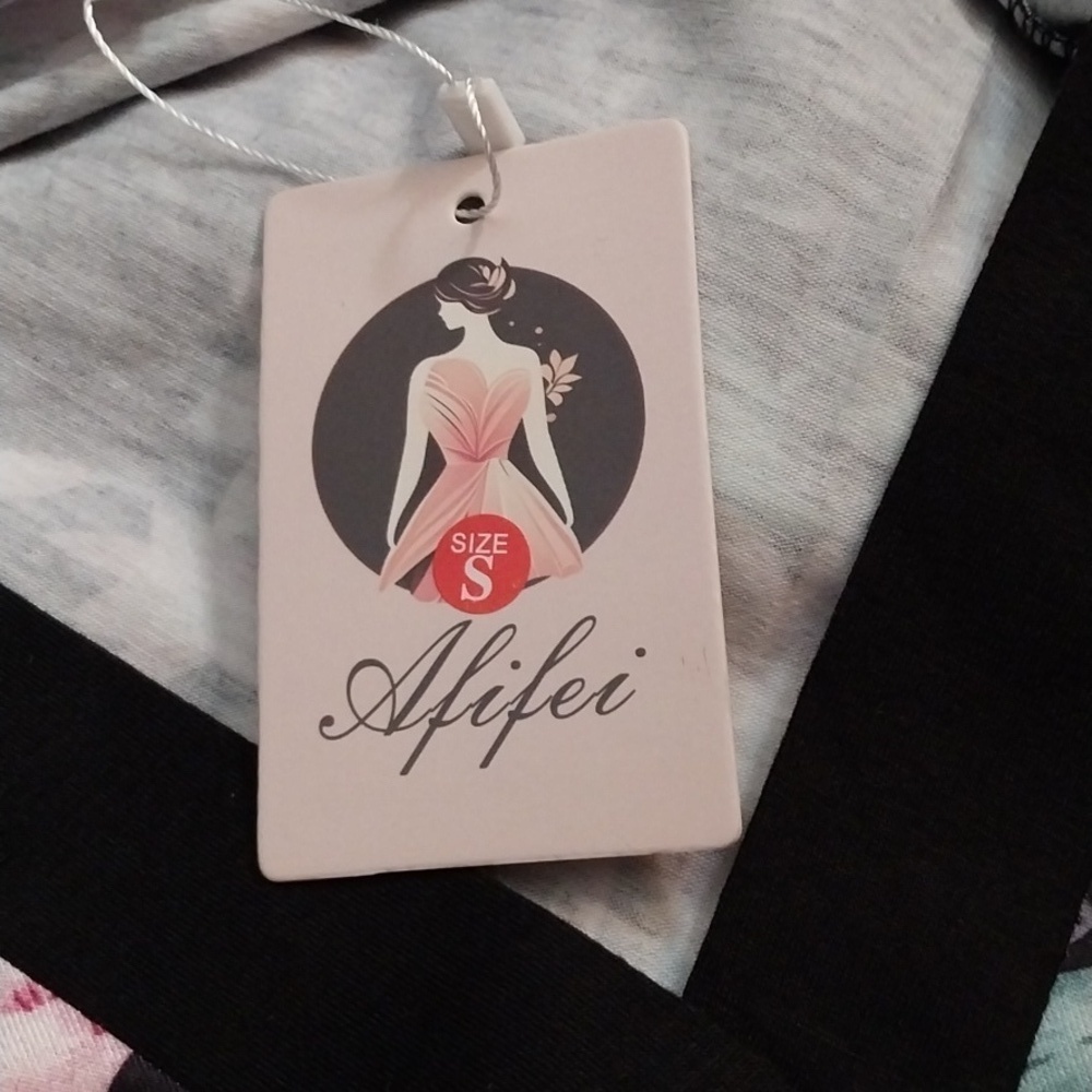 Afifei Women's Sleepwear Capri Pajama Sets Short   Sleeve  NWT Size S - Picture 15 of 15